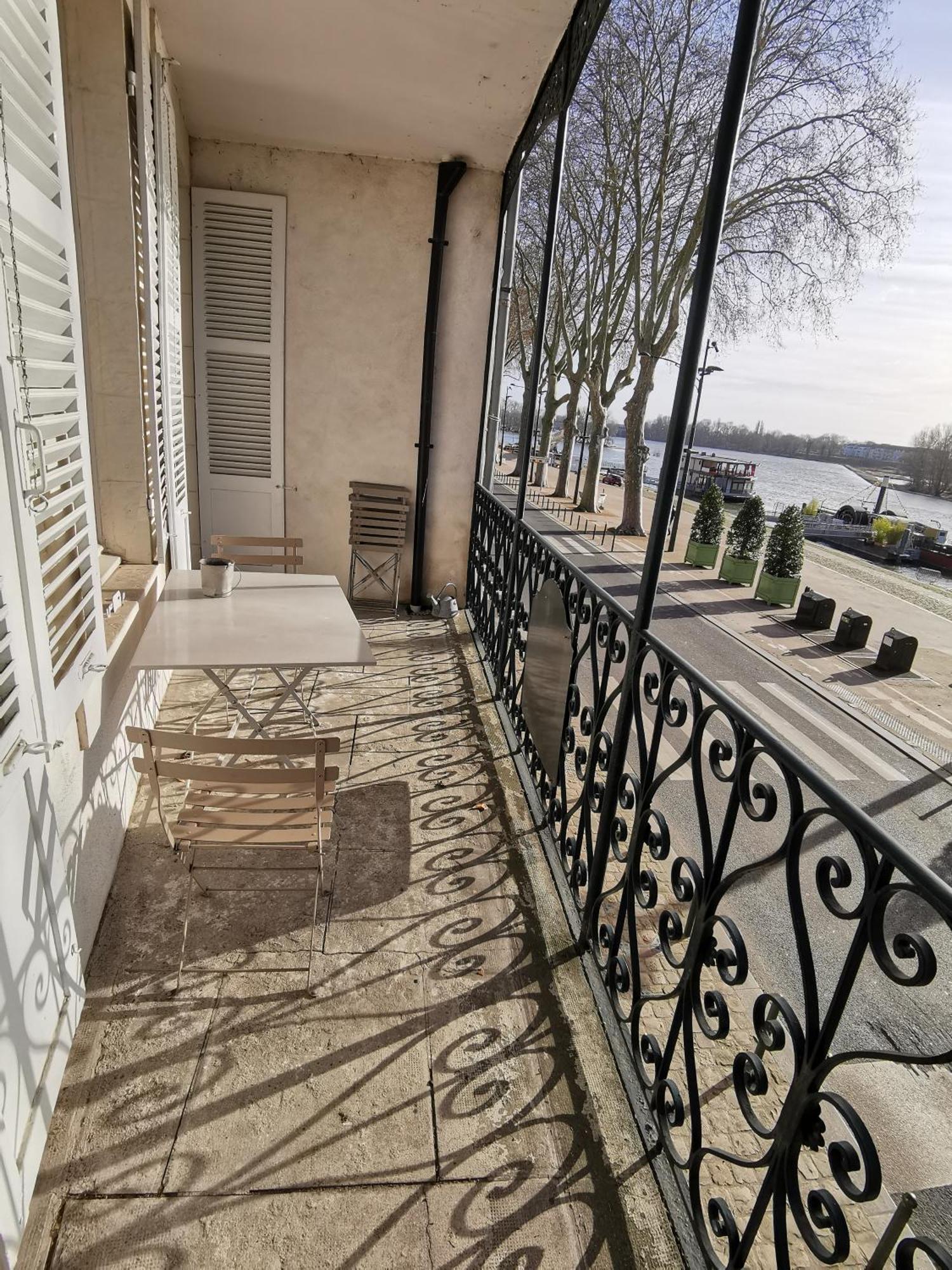Appart Gite Les Oiseaux- Face Loire Quai Du Chatelet Orleans Exterior photo